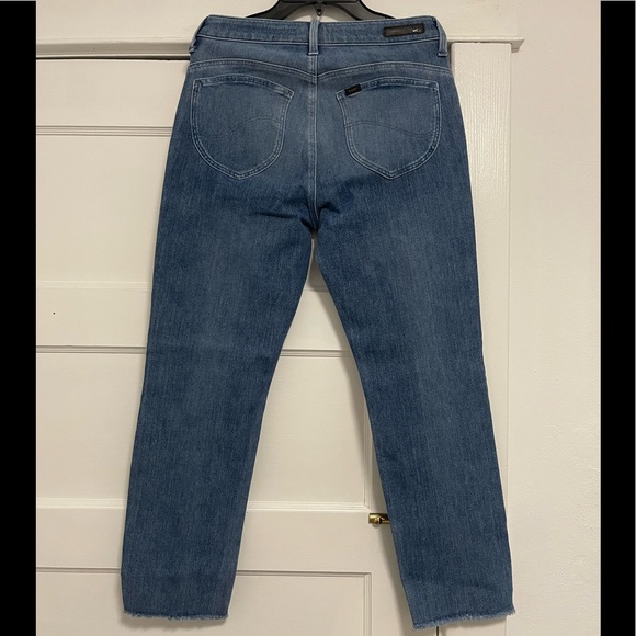 NWT Women’s Size 29 Lee Body Optix Stretchable Jeans With Ripped Leg Opening - Picture 5 of 11